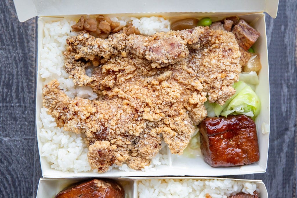 桃園平鎮龍岡龍德小館|忠貞市場旁超人氣眷村排骨飯與酸辣湯 - 第10張圖 桃園平鎮龍岡龍德小館|忠貞市場旁超人氣眷村排骨飯與酸辣湯