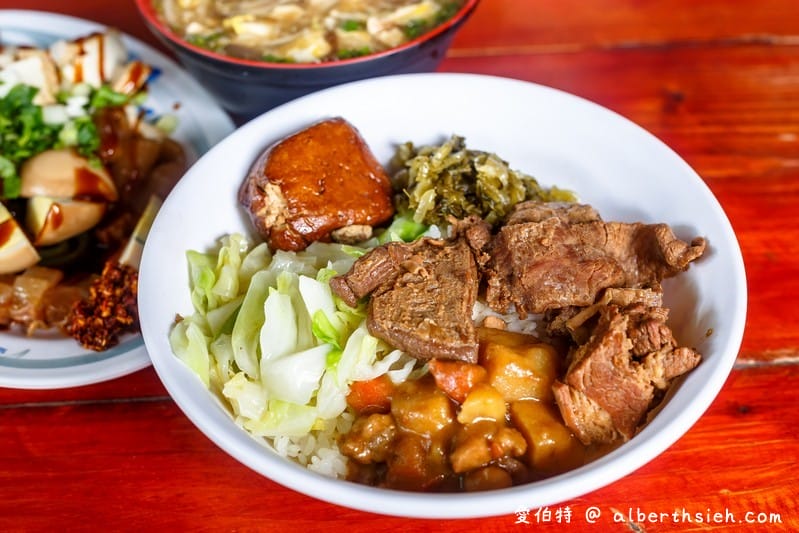 桃園平鎮龍岡龍德小館|忠貞市場旁超人氣眷村排骨飯與酸辣湯 - 第18張圖 桃園平鎮龍岡龍德小館|忠貞市場旁超人氣眷村排骨飯與酸辣湯