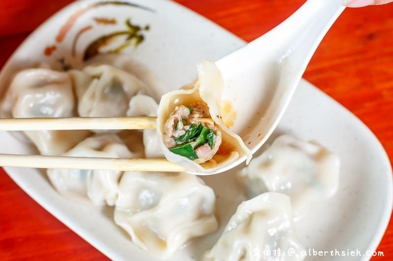 桃園平鎮龍岡龍德小館|忠貞市場旁超人氣眷村排骨飯與酸辣湯 - 第17張圖 桃園平鎮龍岡龍德小館|忠貞市場旁超人氣眷村排骨飯與酸辣湯