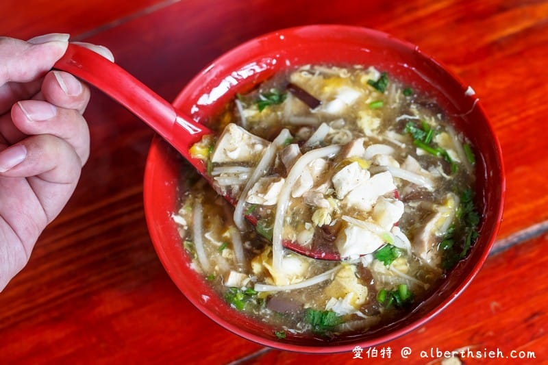 桃園平鎮龍岡龍德小館|忠貞市場旁超人氣眷村排骨飯與酸辣湯 - 第13張圖 桃園平鎮龍岡龍德小館|忠貞市場旁超人氣眷村排骨飯與酸辣湯