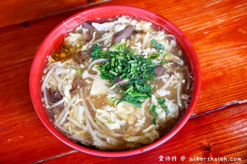桃園平鎮龍岡龍德小館|忠貞市場旁超人氣眷村排骨飯與酸辣湯 - 第14張圖 桃園平鎮龍岡龍德小館|忠貞市場旁超人氣眷村排骨飯與酸辣湯