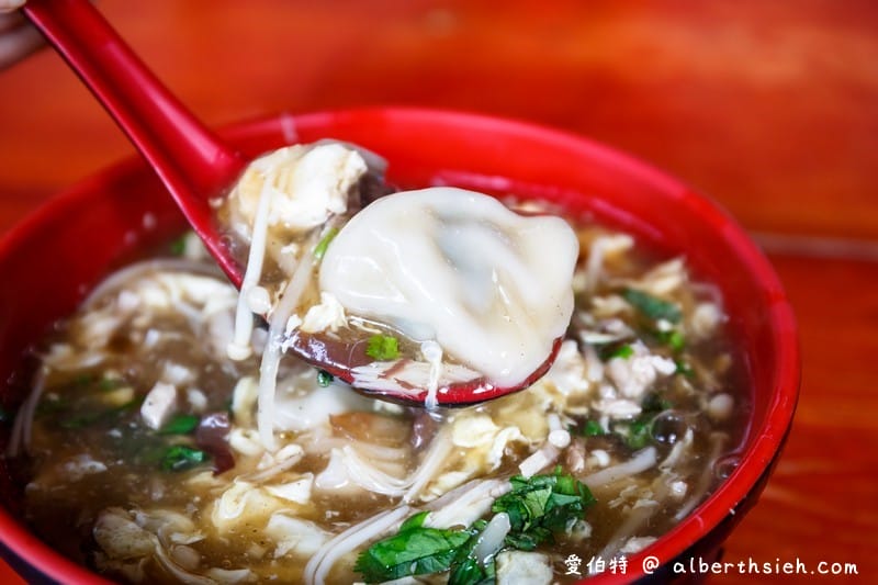 桃園平鎮龍岡龍德小館|忠貞市場旁超人氣眷村排骨飯與酸辣湯 - 第15張圖 桃園平鎮龍岡龍德小館|忠貞市場旁超人氣眷村排骨飯與酸辣湯