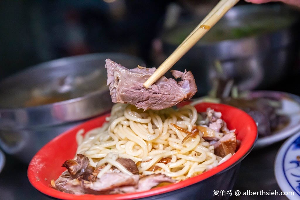 高雄大立漢神商圈平價人氣小吃推薦｜金城鴨肉專門店