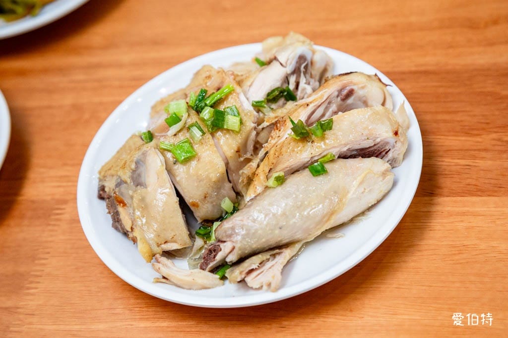 桃園藝文特區美食推薦｜金小蔥雞湯米粉，每日現熬鹿野土雞湯底