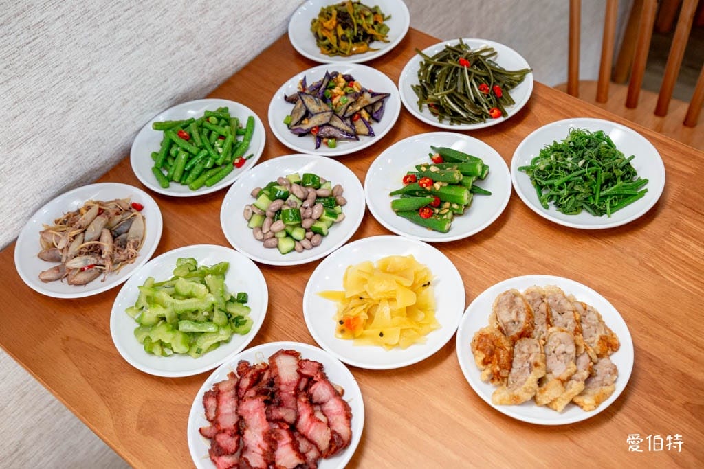 桃園藝文特區美食推薦｜金小蔥雞湯米粉，每日現熬鹿野土雞湯底