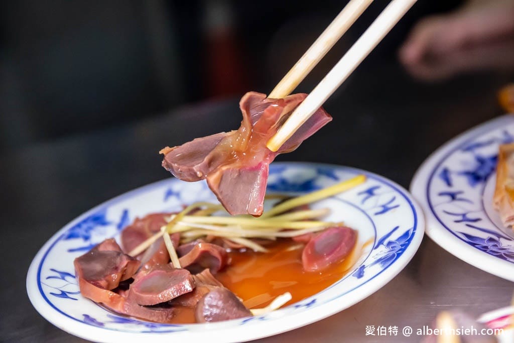 高雄大立漢神商圈平價人氣小吃推薦｜金城鴨肉專門店