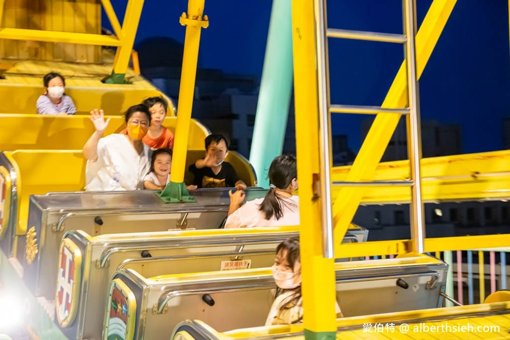 大立空中遊樂園｜高雄親子景點推薦，大人童年回憶的復古迪士尼