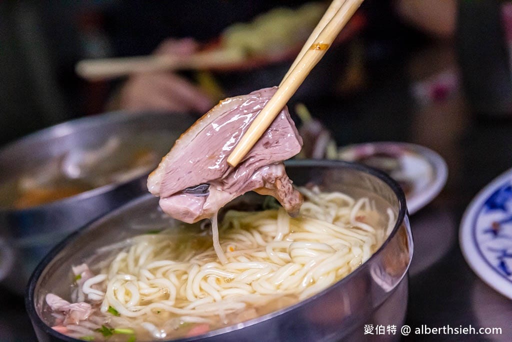 高雄大立漢神商圈平價人氣小吃推薦｜金城鴨肉專門店