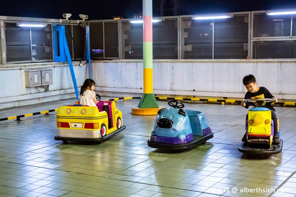 大立空中遊樂園｜高雄親子景點推薦，大人童年回憶的復古迪士尼