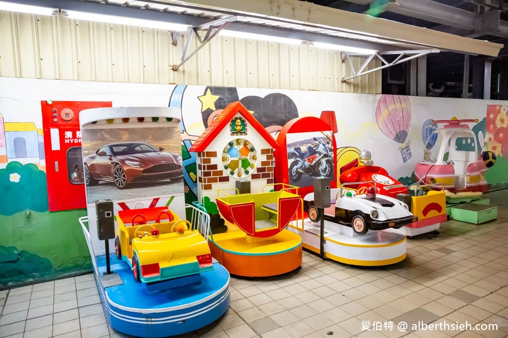 大立空中遊樂園｜高雄親子景點推薦，大人童年回憶的復古迪士尼