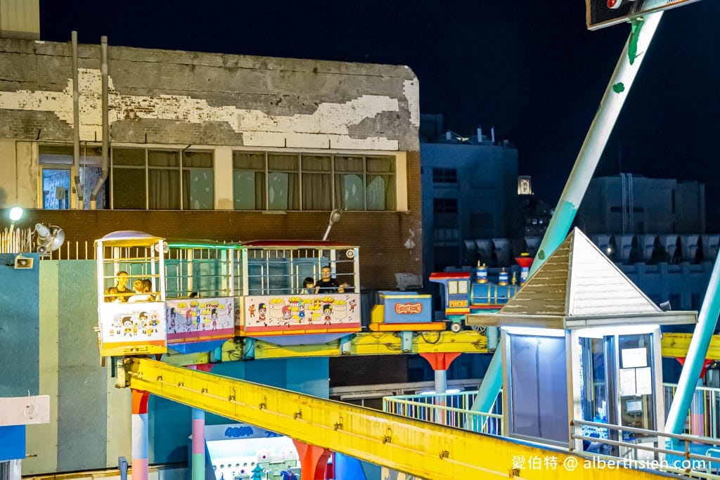 大立空中遊樂園｜高雄親子景點推薦，大人童年回憶的復古迪士尼
