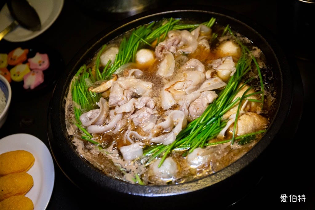 桃園青埔東東石頭火鍋評價？麻油爆炒，近華泰名品城宵夜鍋物推薦