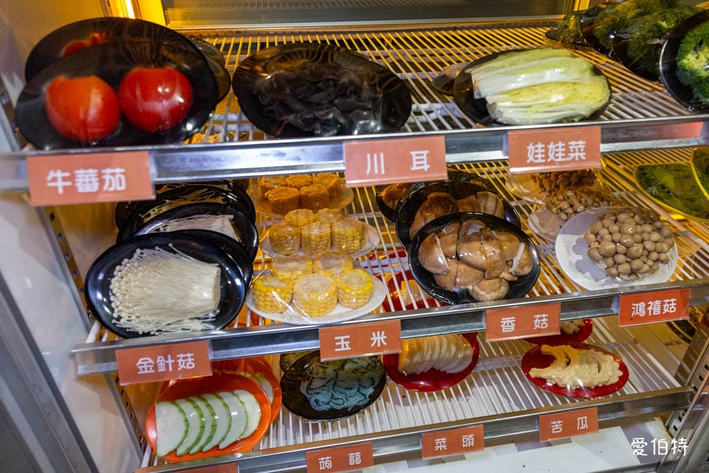 桃園青埔東東石頭火鍋評價？麻油爆炒，近華泰名品城宵夜鍋物推薦