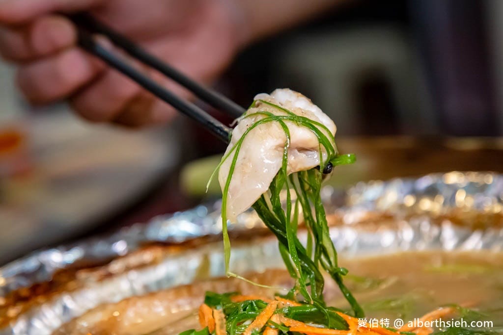 花現烤物胡椒魚海鮮燒烤桃園夜市｜無土味肉質鮮甜，胡椒魚必點