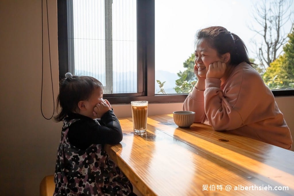 一山景觀咖啡｜桃園復興角板山景觀餐廳，視野寬闊居高臨下