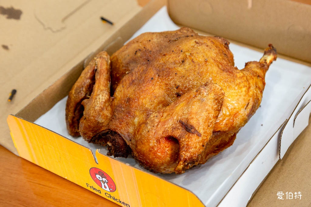 桃園藝文特區美食推薦｜金小蔥雞湯米粉，每日現熬鹿野土雞湯底 @愛伯特