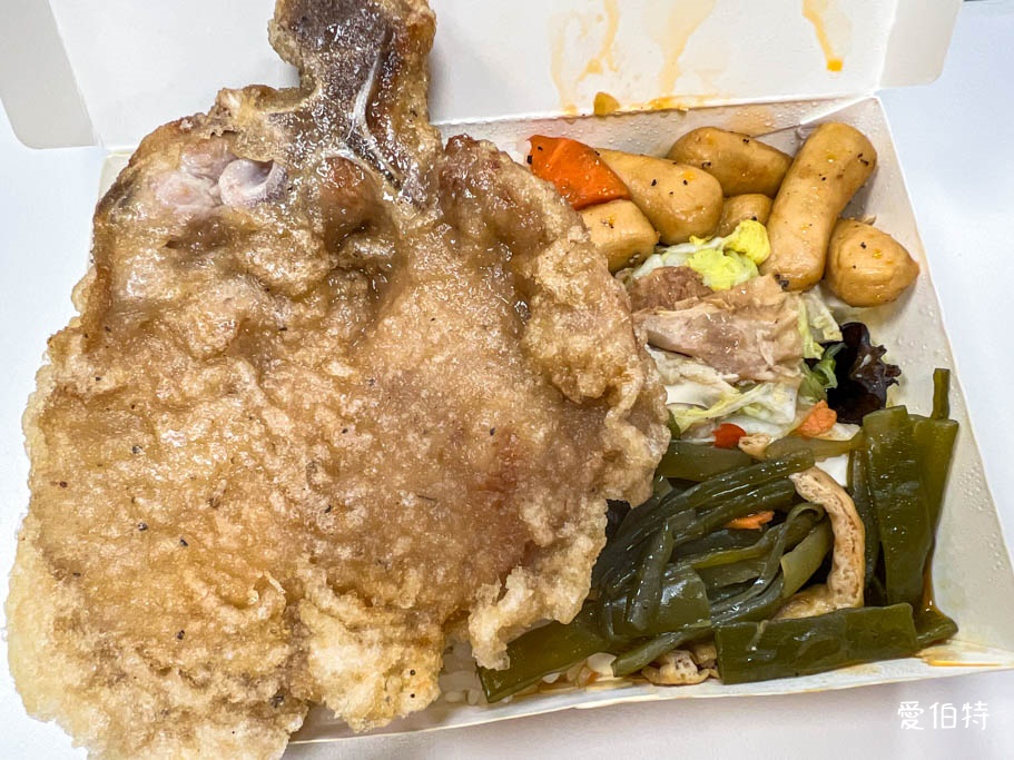 蔡家排骨長庚店｜林口龜山外送便當推薦，雞腿，比臉大雞排飯 @愛伯特