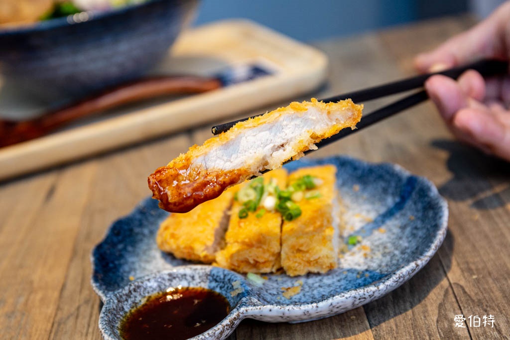 拉麵夫人中路店｜桃園拉麵推薦，湯頭濃郁不油膩，溫潤順口 @愛伯特