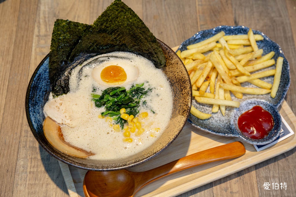 拉麵夫人中路店｜桃園拉麵推薦，湯頭濃郁不油膩，溫潤順口 @愛伯特