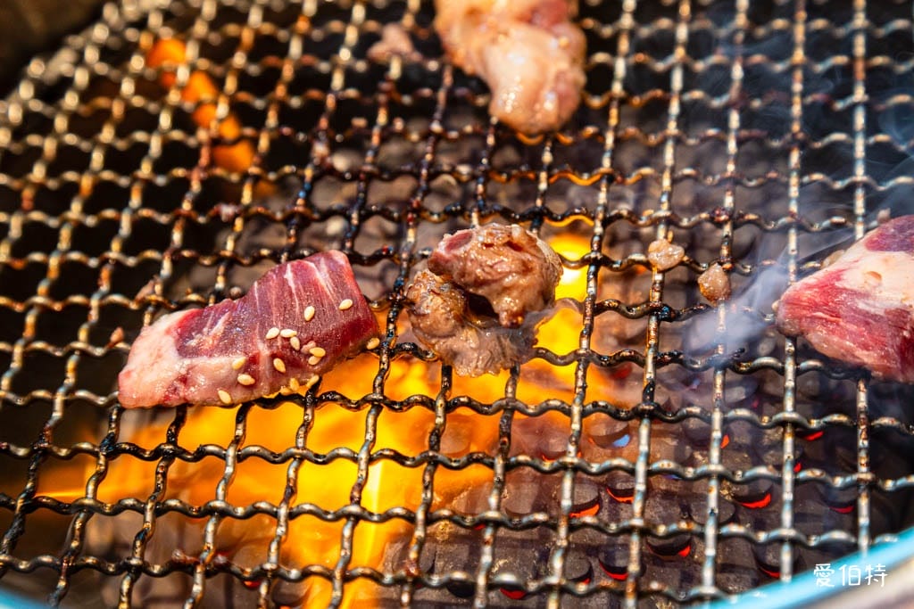 吃肉肉燒肉専門店中壢店｜桃園燒烤吃到飽推薦，手搖飲無限暢飲還能外帶