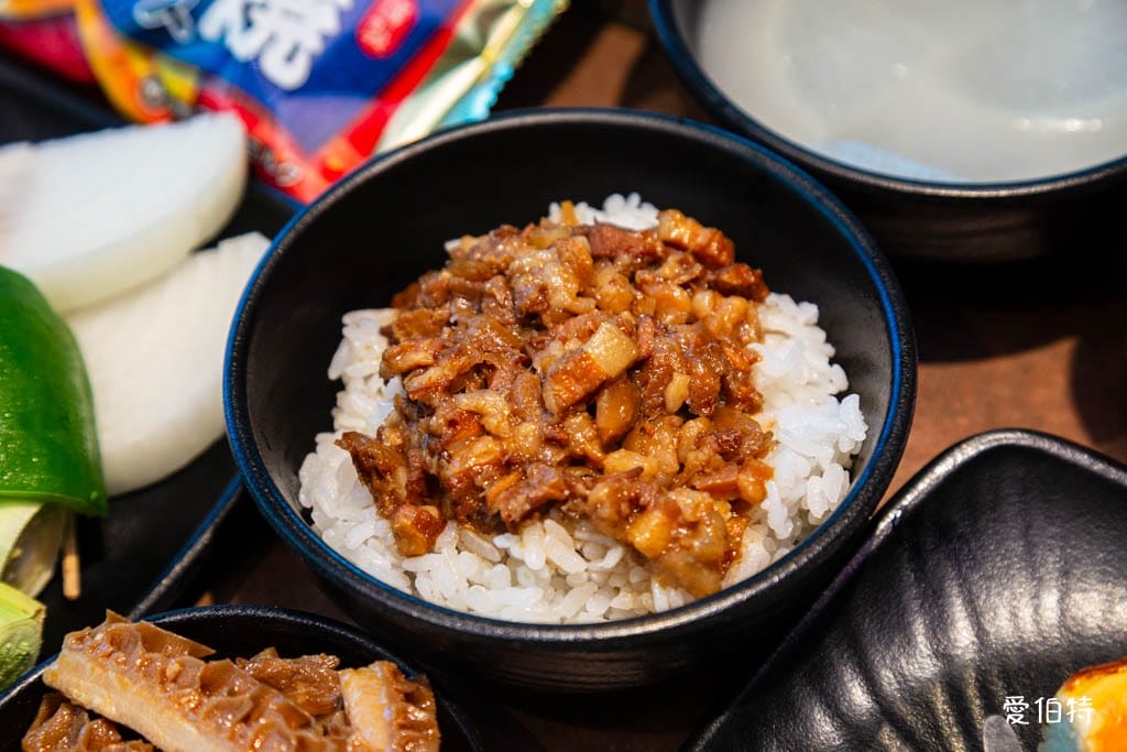 吃肉肉燒肉専門店中壢店｜桃園燒烤吃到飽推薦，手搖飲無限暢飲還能外帶