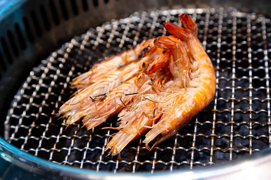 吃肉肉燒肉専門店中壢店｜桃園燒烤吃到飽推薦，手搖飲無限暢飲還能外帶
