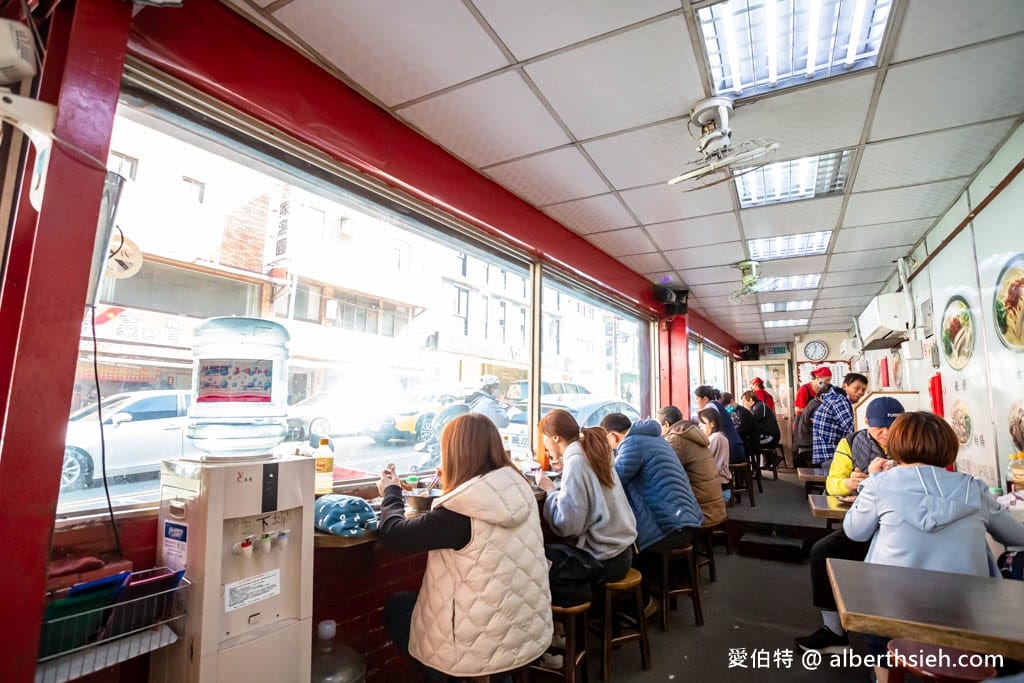 中壢客家麵店推薦｜老巷小館，80年老店的湯頭與鵝肉超有水準