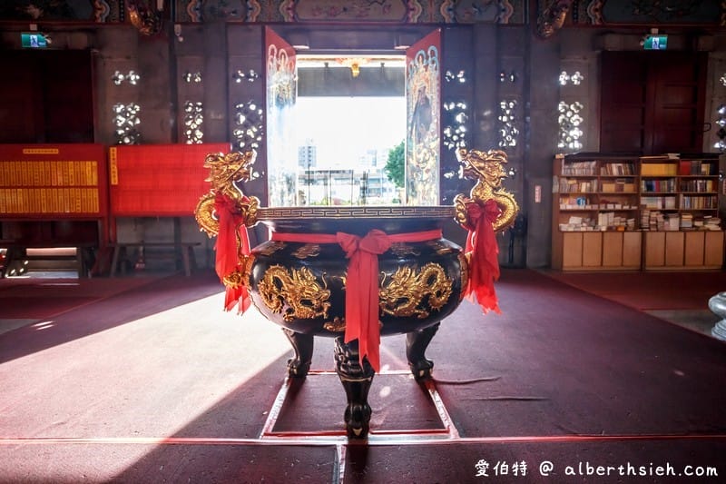 桃園關聖帝君廟｜中壢三教紫雲宮，供奉三恩主，曾接連擲出2立筊