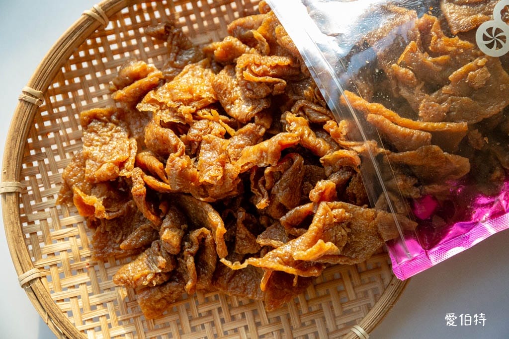 中壢老街溪A22站伴手禮推薦｜三陽食品創始店，古早味零食、蜜餞、肉乾一次買齊
