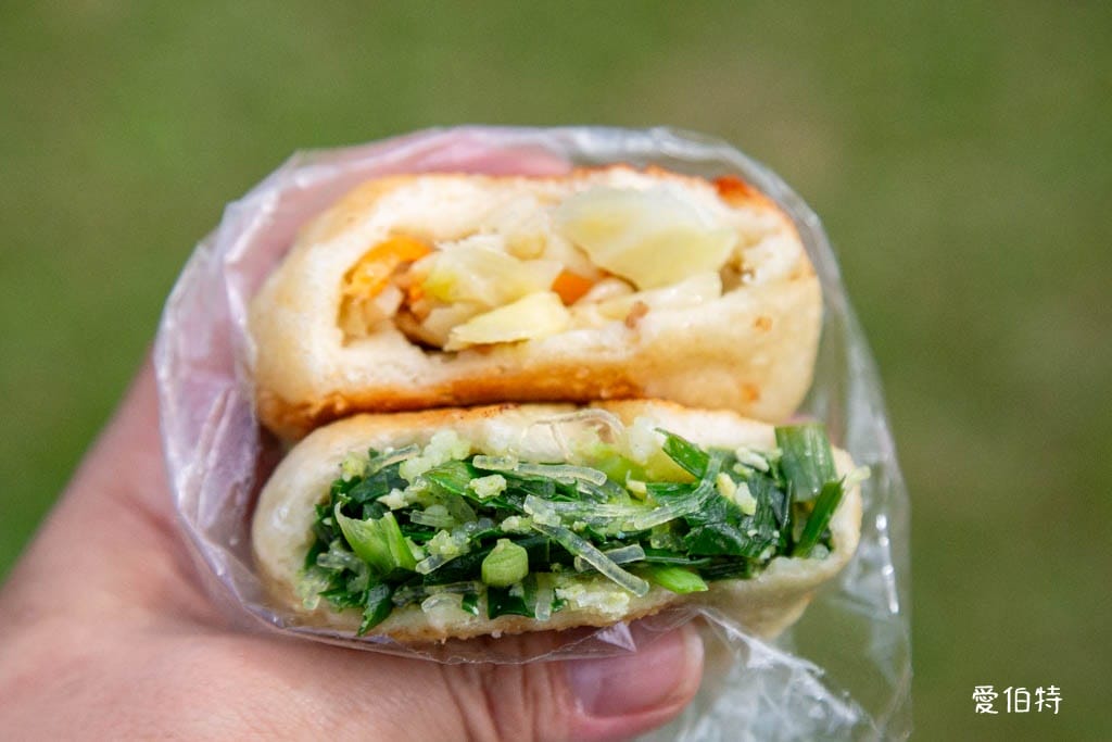 逸園水煎包｜桃園龍潭早餐推薦，麵皮微酥高麗菜跟韭菜口味都不錯