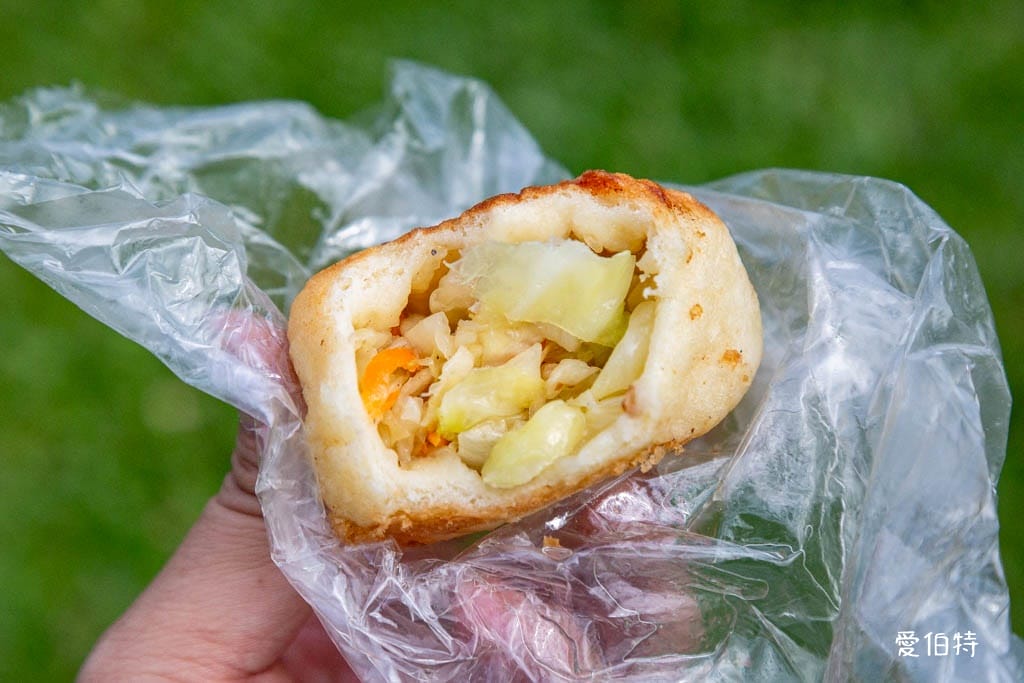 逸園水煎包｜桃園龍潭早餐推薦，麵皮微酥高麗菜跟韭菜口味都不錯
