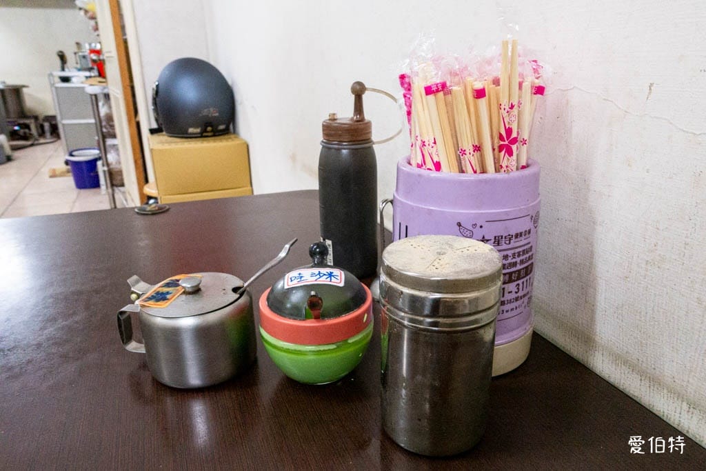 洪記涼麵｜桃園早午餐推薦，涼麵，味增湯，魯肉飯都好吃