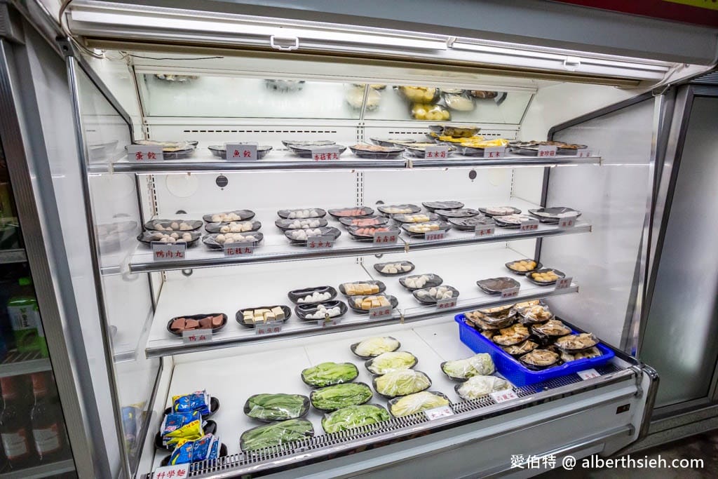 桃園後站正港現宰羊肉爐｜藥膳湯頭，腱子羊肉軟嫩好入口！