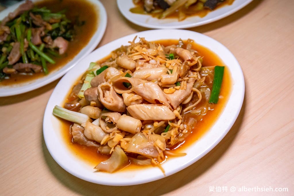 桃園後站正港現宰羊肉爐｜藥膳湯頭，腱子羊肉軟嫩好入口！