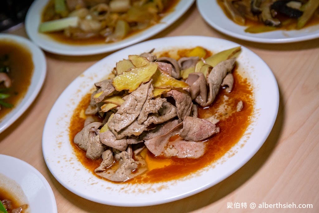 桃園後站正港現宰羊肉爐｜藥膳湯頭，腱子羊肉軟嫩好入口！