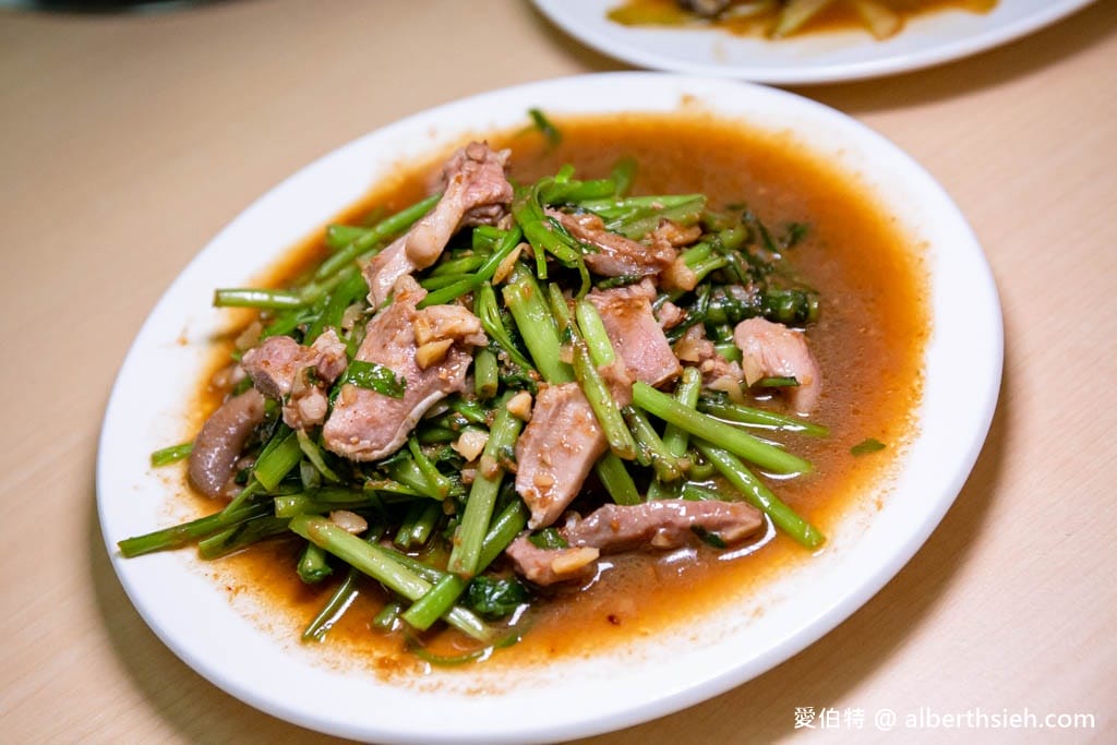 桃園後站正港現宰羊肉爐｜藥膳湯頭，腱子羊肉軟嫩好入口！
