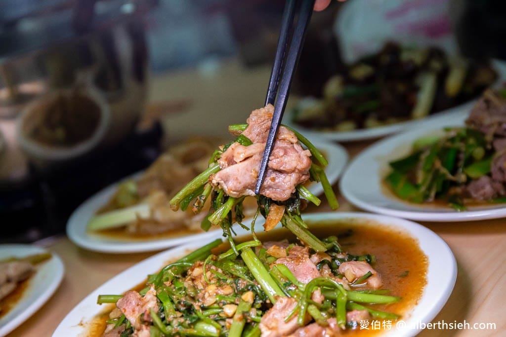 桃園後站正港現宰羊肉爐｜藥膳湯頭，腱子羊肉軟嫩好入口！