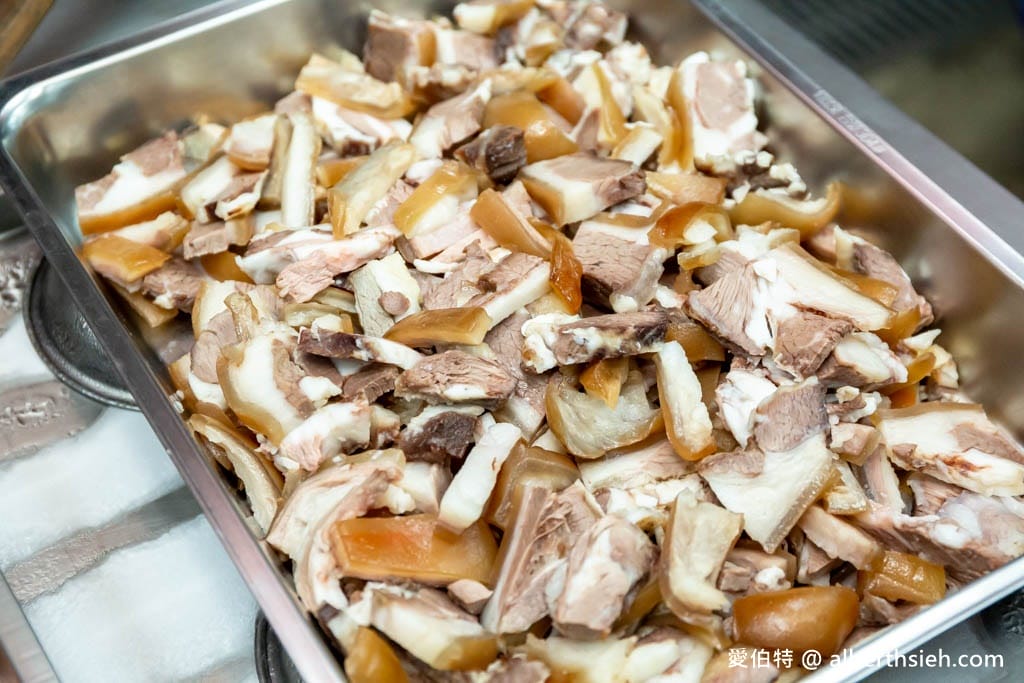 桃園後站正港現宰羊肉爐｜藥膳湯頭，腱子羊肉軟嫩好入口！