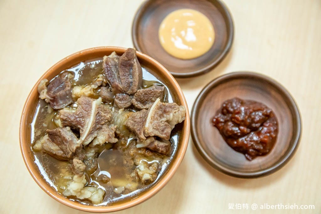 桃園後站正港現宰羊肉爐｜藥膳湯頭，腱子羊肉軟嫩好入口！