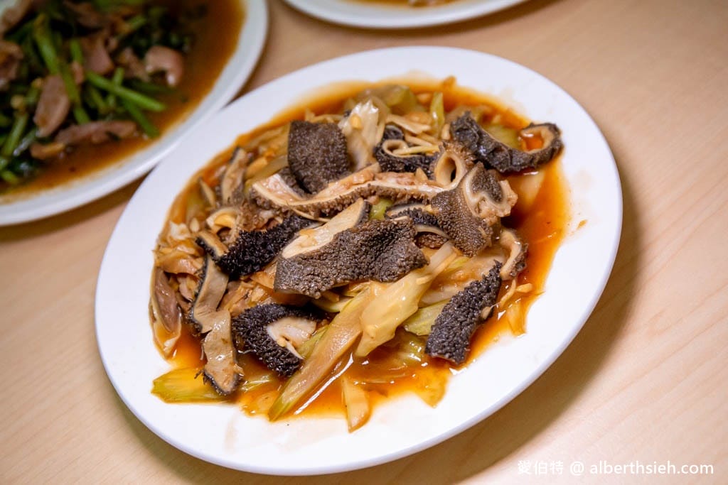 桃園後站正港現宰羊肉爐｜藥膳湯頭，腱子羊肉軟嫩好入口！