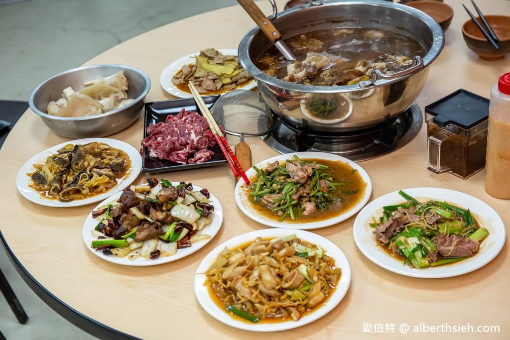 桃園後站正港現宰羊肉爐｜藥膳湯頭，腱子羊肉軟嫩好入口！