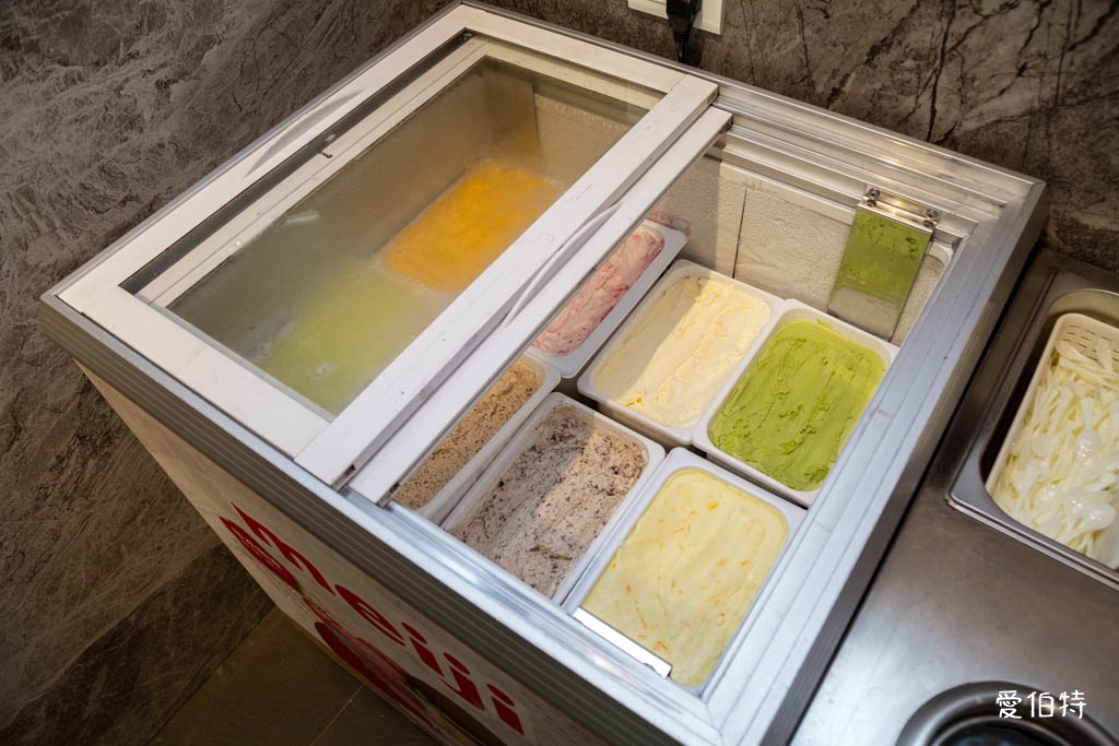 吃肉肉燒肉専門店中壢店｜桃園燒烤吃到飽推薦，手搖飲無限暢飲還能外帶 @愛伯特