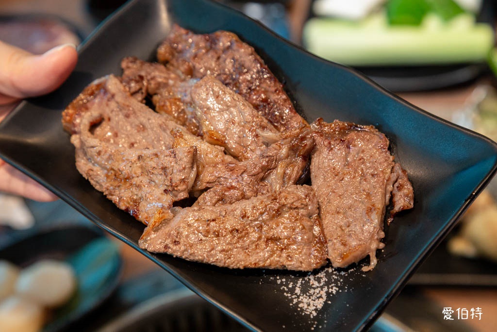 吃肉肉燒肉専門店中壢店|桃園燒烤吃到飽推薦,手搖飲無限暢飲還能外帶 @愛伯特