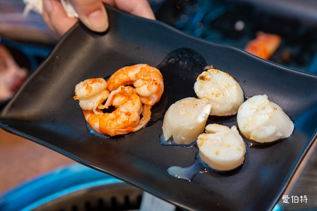 吃肉肉燒肉専門店中壢店|桃園燒烤吃到飽推薦,手搖飲無限暢飲還能外帶 @愛伯特