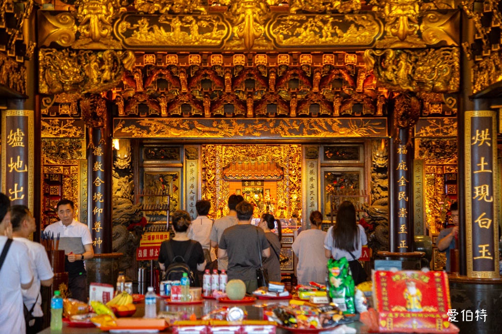 烘爐地南山福德宮求財攻略｜拜拜流程、換錢母、交通停車與夜景 @愛伯特