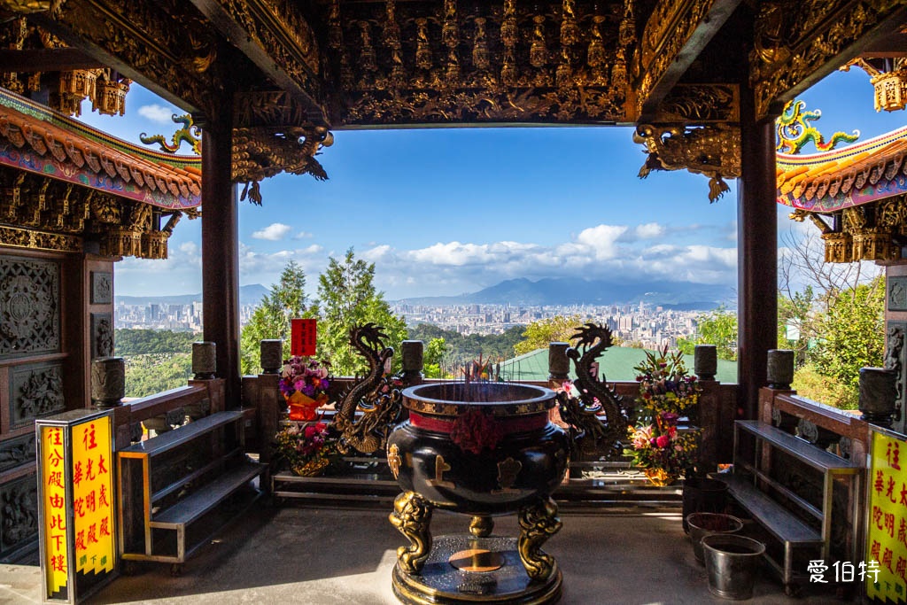 烘爐地南山福德宮求財攻略｜拜拜流程、換錢母、交通停車與夜景 @愛伯特