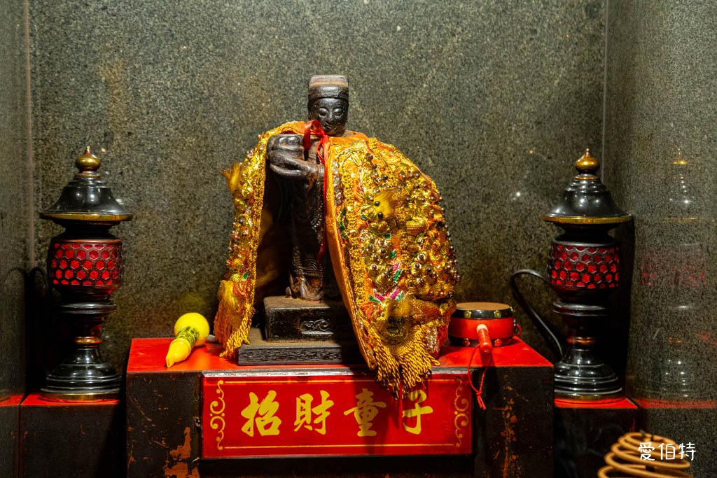 烘爐地南山福德宮求財攻略｜拜拜流程、換錢母、交通停車與夜景 @愛伯特