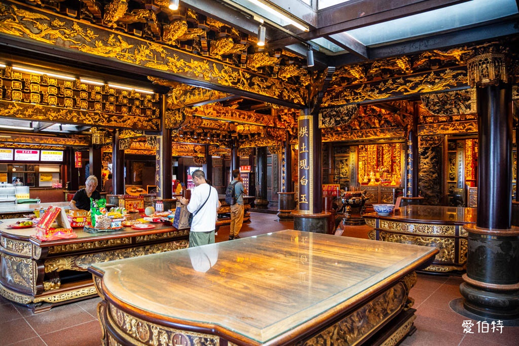 烘爐地南山福德宮求財攻略｜拜拜流程、換錢母、交通停車與夜景 @愛伯特