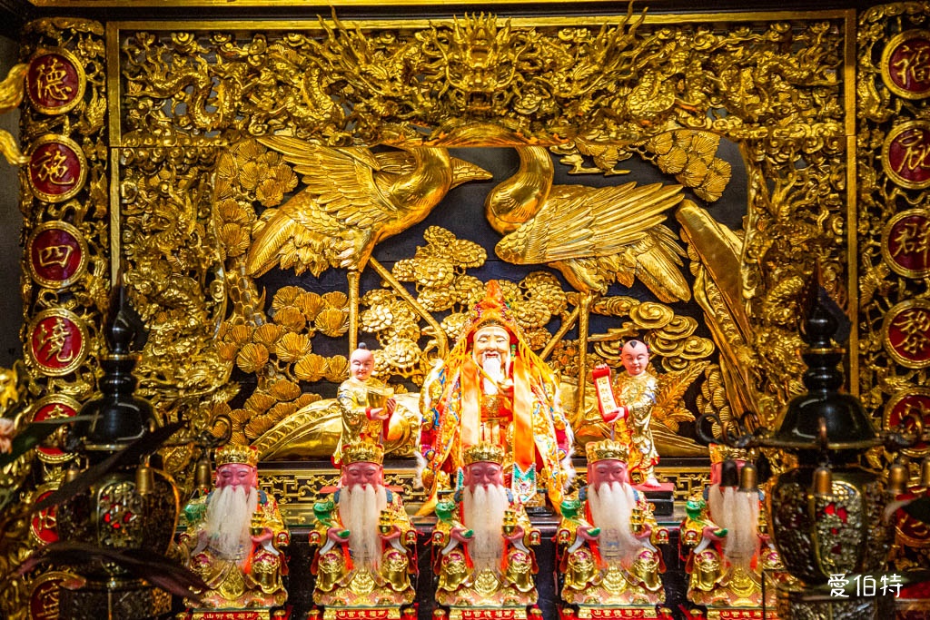 烘爐地南山福德宮求財攻略｜拜拜流程、換錢母、交通停車與夜景 @愛伯特