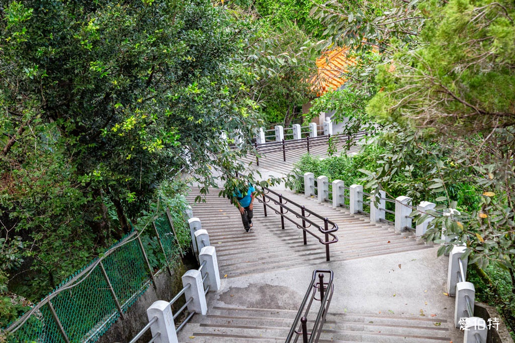 烘爐地南山福德宮求財攻略｜拜拜流程、換錢母、交通停車與夜景 @愛伯特